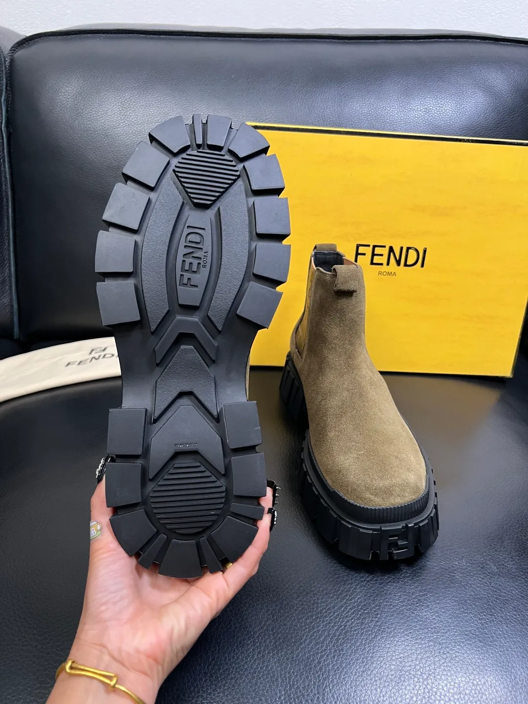 Men's shoes 💰900 FENDI High-quality top craftsmanship, Fendi boots high-top counter synchronization, original factory configuration imported Italian cowhide fly-knit fabric, imported cowhide lining, breathable and comfortable, soles: original soles specially provided by the original factory, original factory and single goods are welcome to compare, code number 39-44 (customized 38 45)